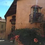 Dimora I Manichei Monforte dʼAlba