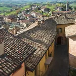 Dimora I Manichei 4* Monforte dʼAlba