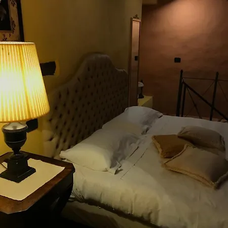 Dimora I Manichei 4* Монфорте-д'Альба