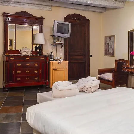 Dimora I Manichei Монфорте-д'Альба