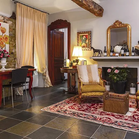 Гостевой дом Dimora I Manichei Монфорте-д'Альба