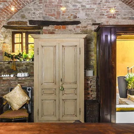 Гостевой дом Dimora I Manichei Монфорте-д'Альба