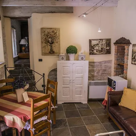 Dimora I Manichei 4* Монфорте-д'Альба