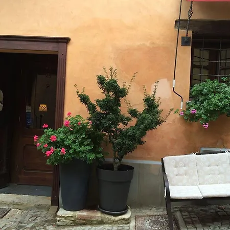 Dimora I Manichei Konukevi