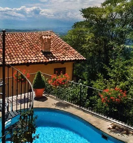 Dimora I Manichei Monforte dʼAlba