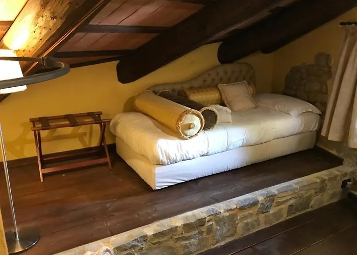 Dimora I Manichei Gasthof Monforte dʼAlba