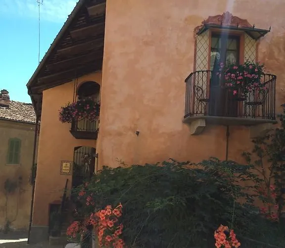 Dimora I Manichei Monforte dʼAlba