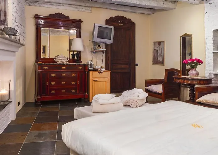 Dimora I Manichei Monforte dʼAlba