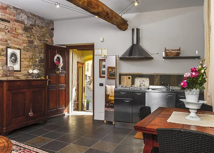 Dimora I Manichei 4* Monforte dʼAlba