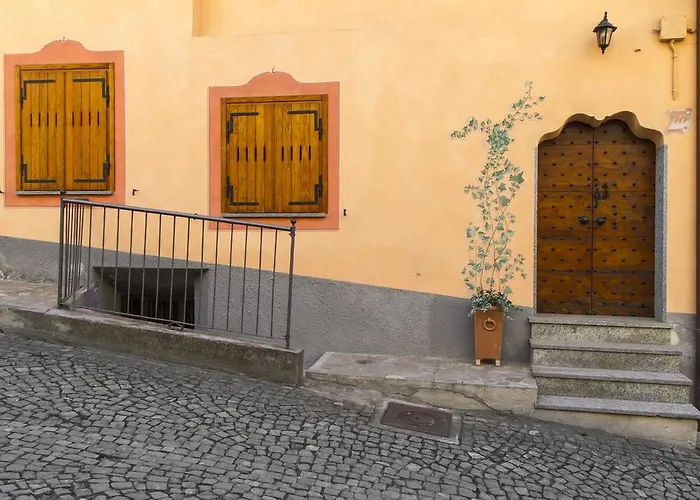 Dimora I Manichei Monforte dʼAlba