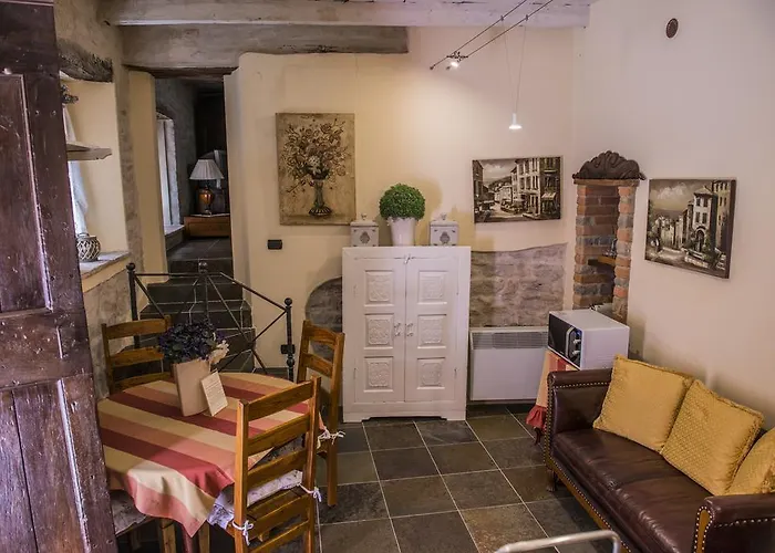 Dimora I Manichei 4* Monforte dʼAlba